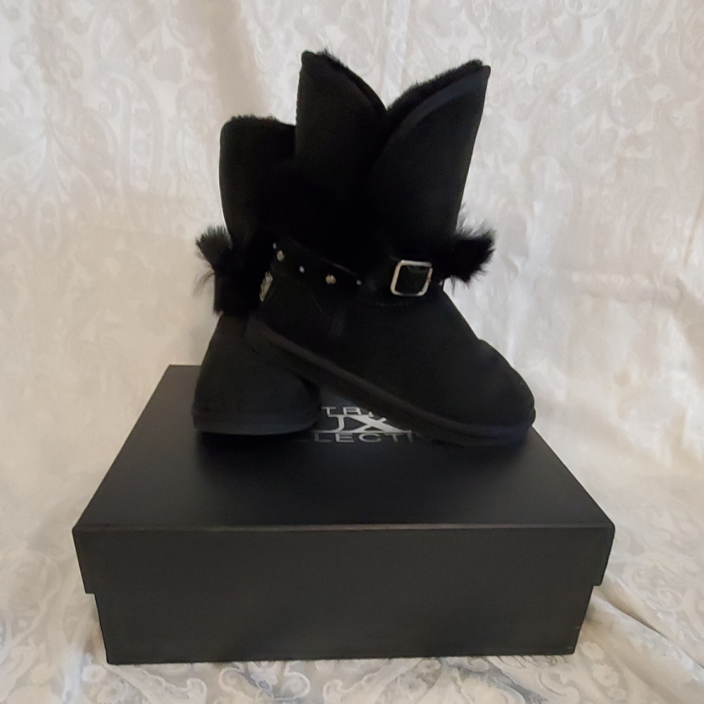 Australia Luxe Hatchet Short Black Boots